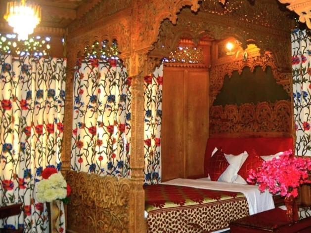 New Lakes Crown Group Of Houseboats Srinagar  Room photo