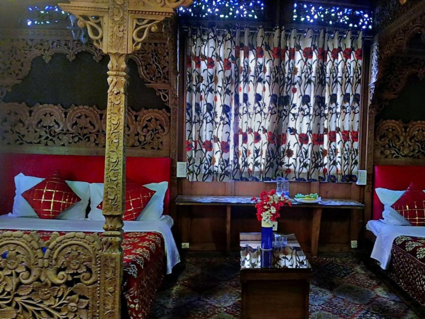 New Lakes Crown Group Of Houseboats Srinagar  Room photo